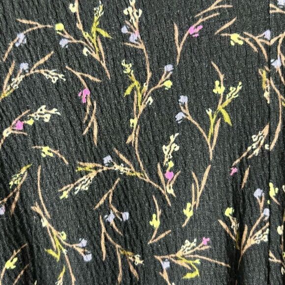 Ava & Viv 3X V-neck black & floral print lantern sleeve pockets - Picture 3 of 8